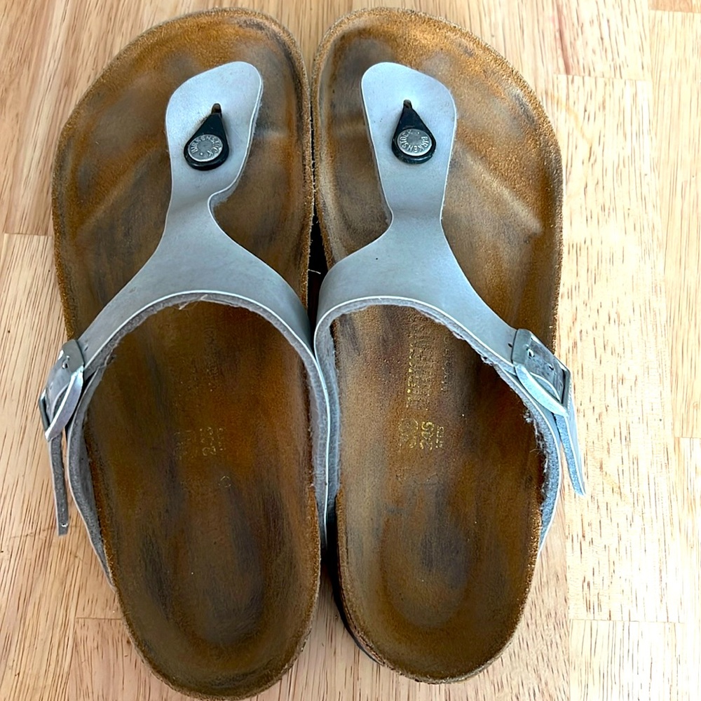 Gray Birkenstock - Gizeh Leather Sandals with Buckle